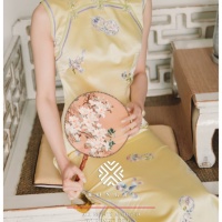 #QIPAO #旗袍 #Cheongsam |#榕缇新中式嫁衣定制 #RongtiDesign #April2021| #FashionLookBook your everyday timeless #TraditionalChineseQipao #Cheongsam prosperity #ModernQipoa Macaroon #YellowQipao your individual handcrafted sewn expressing Femininity the ultimate expression of elegant sophisticated intelligent femininity expressing #floral jade spring blossom gentle breeze peonies ……